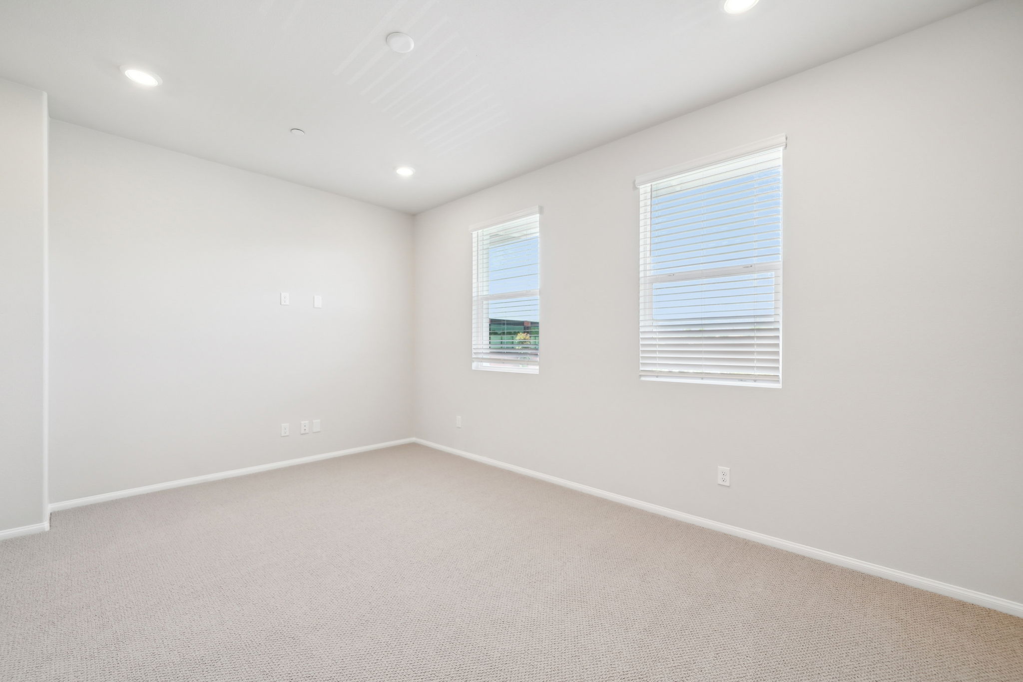 So Cal - The Knoll Community - 219 Aurora Lane Pomona CA 91767-019