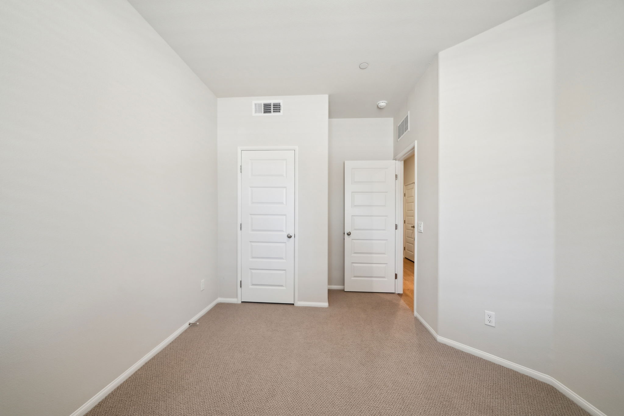 So Cal - The Knoll Community - 219 Aurora Lane Pomona CA 91767-042