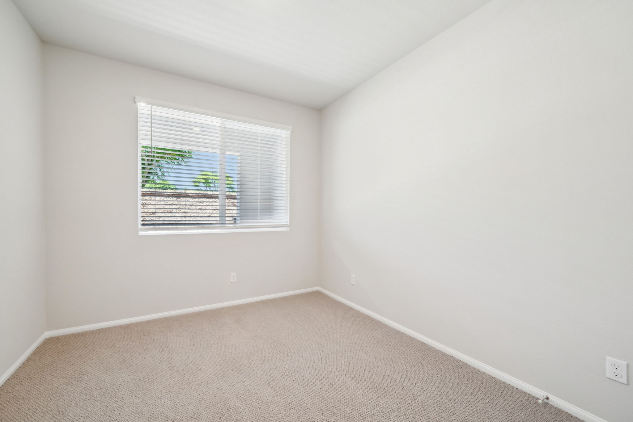 So Cal - The Knoll Community - 219 Aurora Lane Pomona CA 91767-044