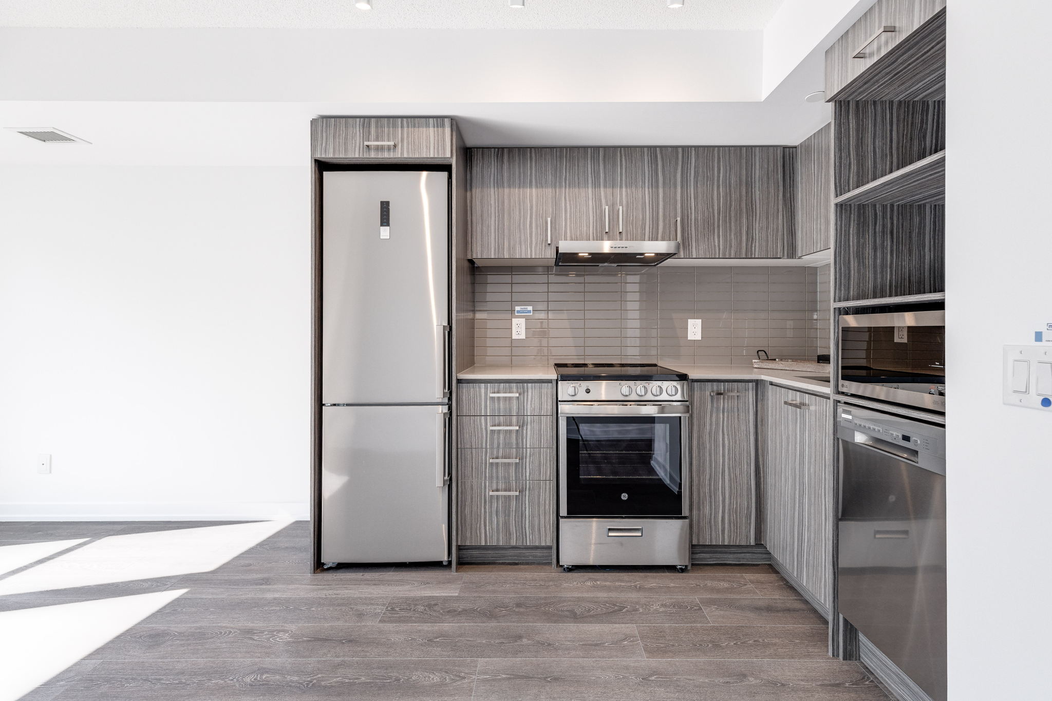Toronto property showcase — delivered property photograph 8