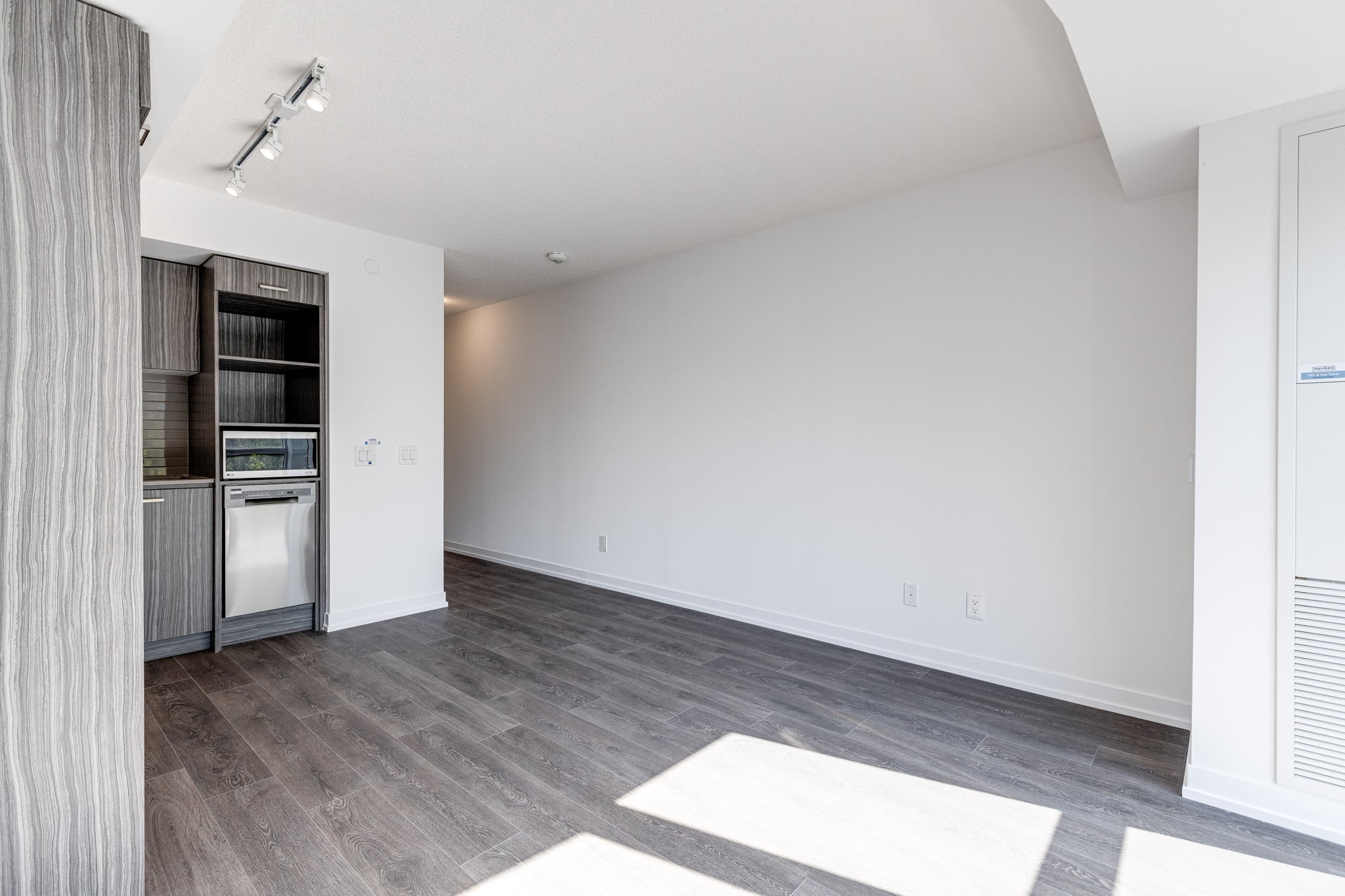 Toronto property showcase — delivered property photograph 11