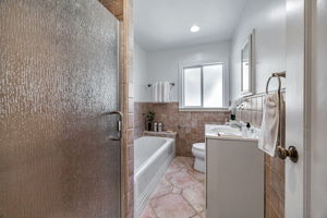  Photo 23