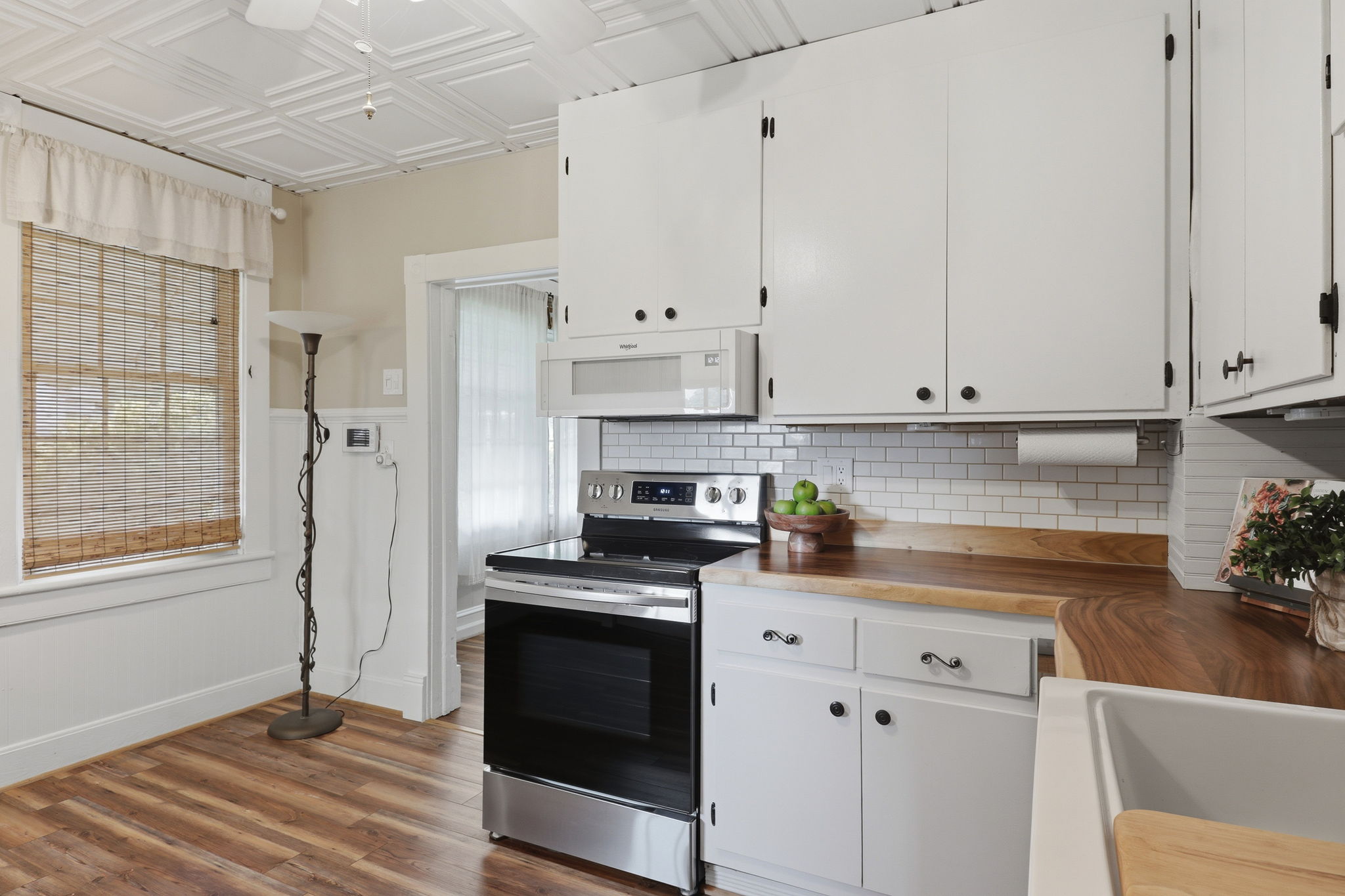 16-Kitchen