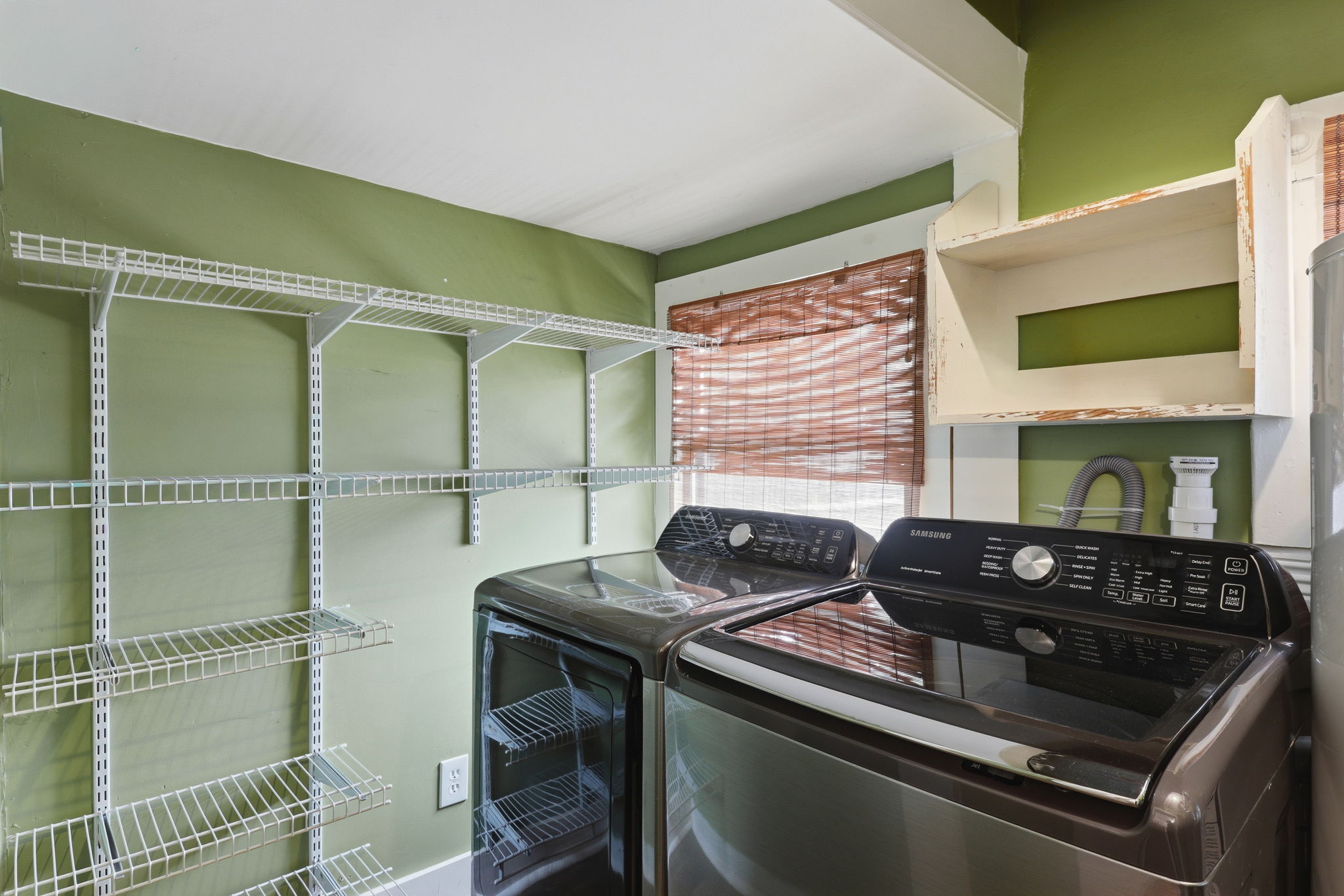 19-Laundry Room