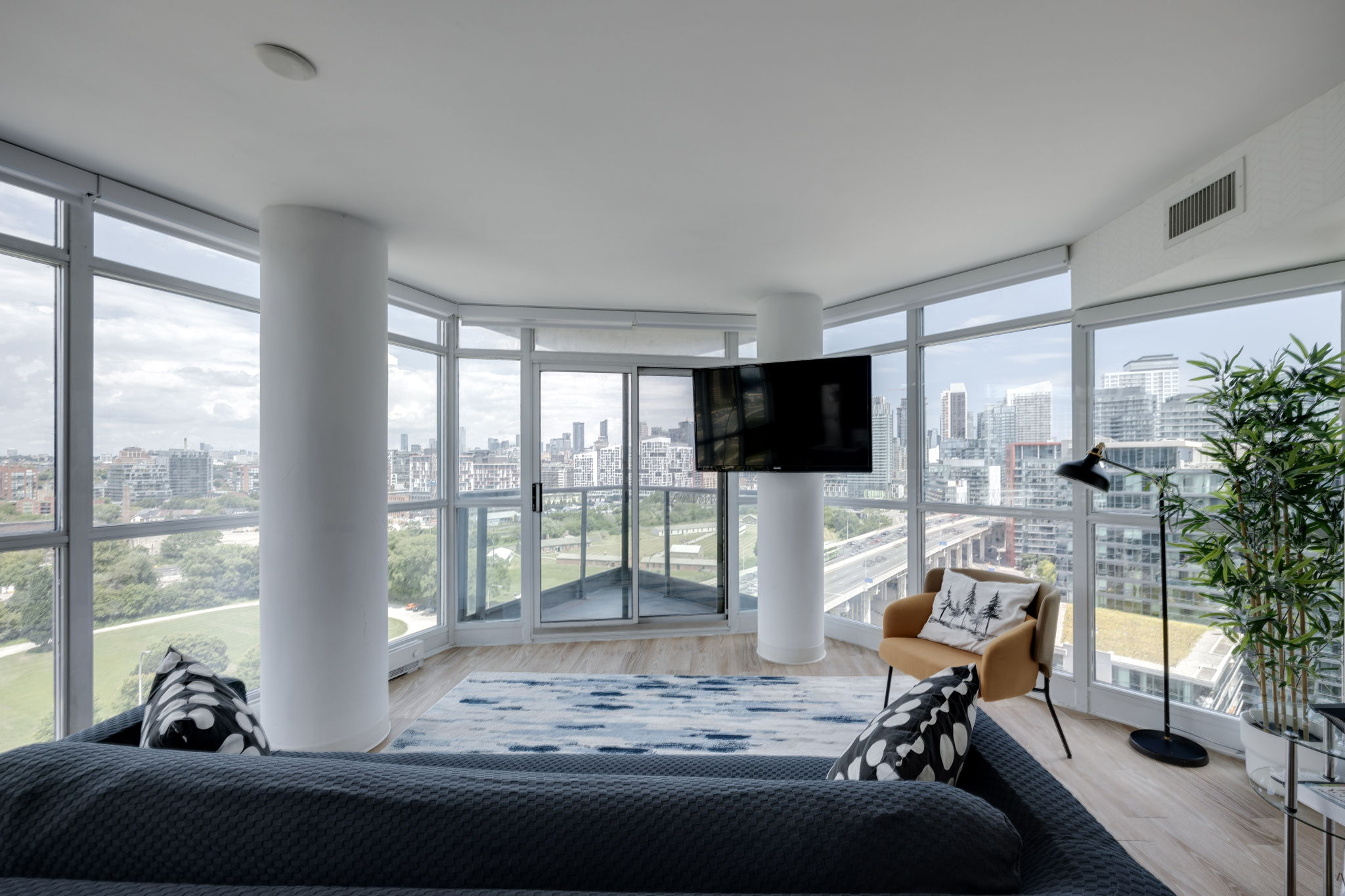 Toronto property showcase — delivered property photograph 9