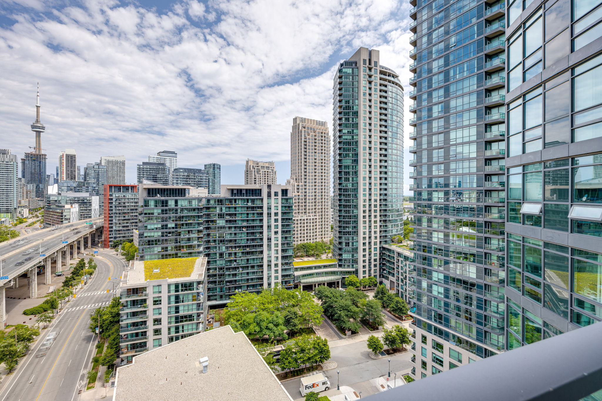 Toronto property showcase — delivered property photograph 35