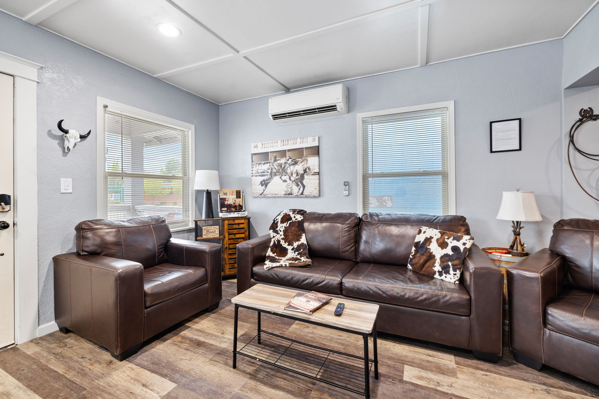 Living Room (3)
