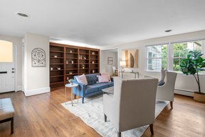 219 Lexington Dr 07.jpg