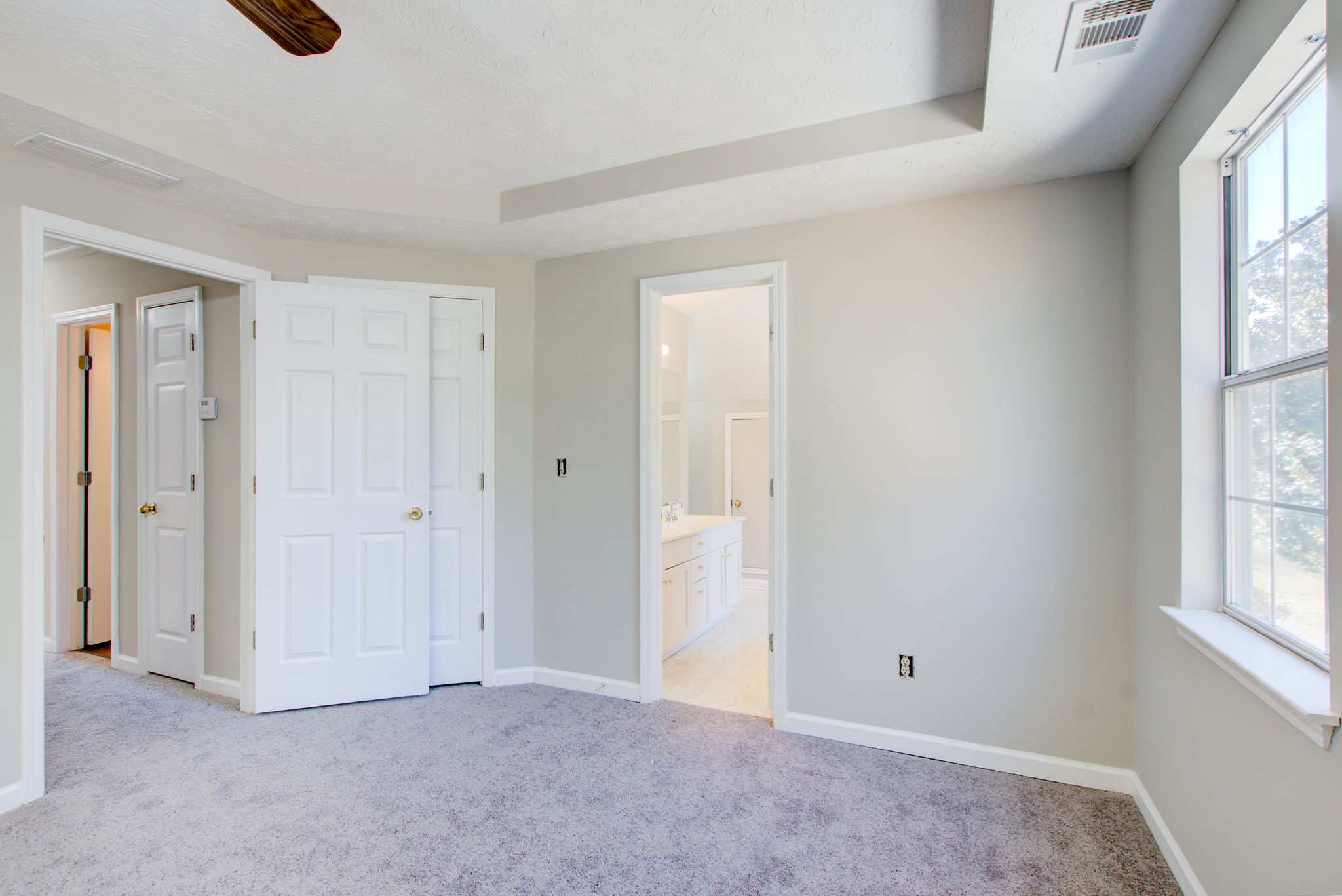 27 Main BR B w En Suite View