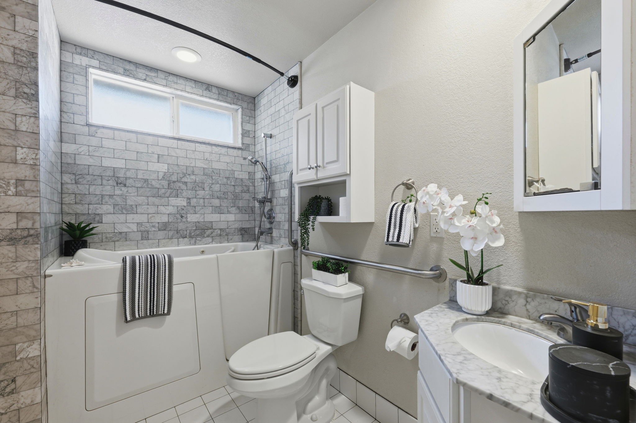 030_f8_219 Verbena Dr