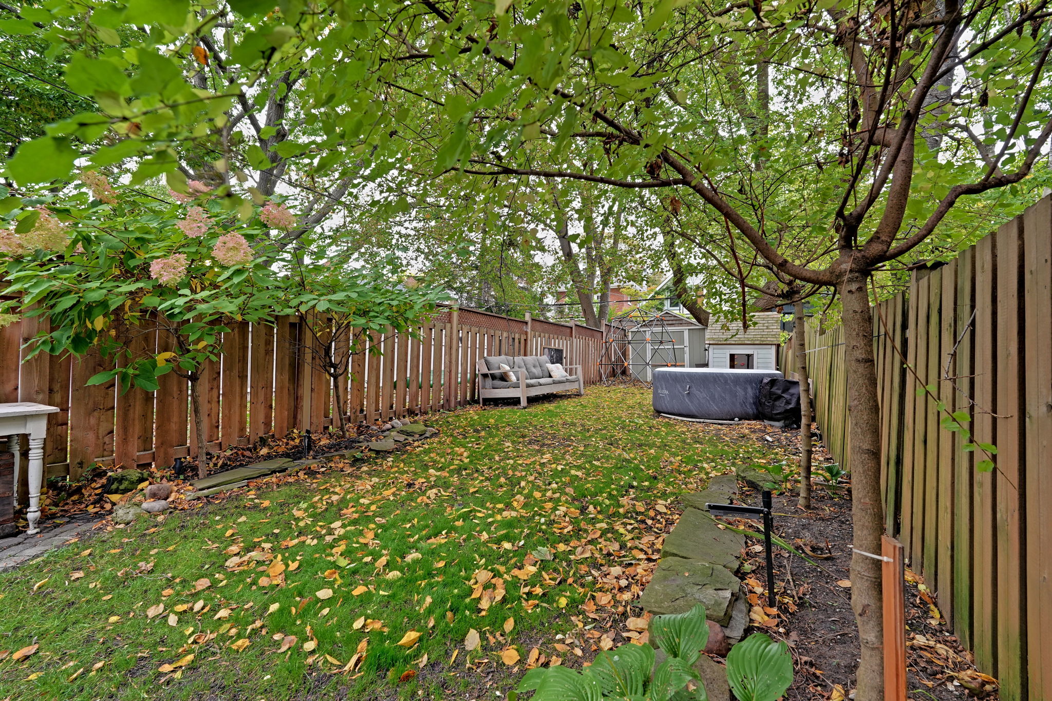 219 Waverley Rd Toronto, ON M4L 3T4