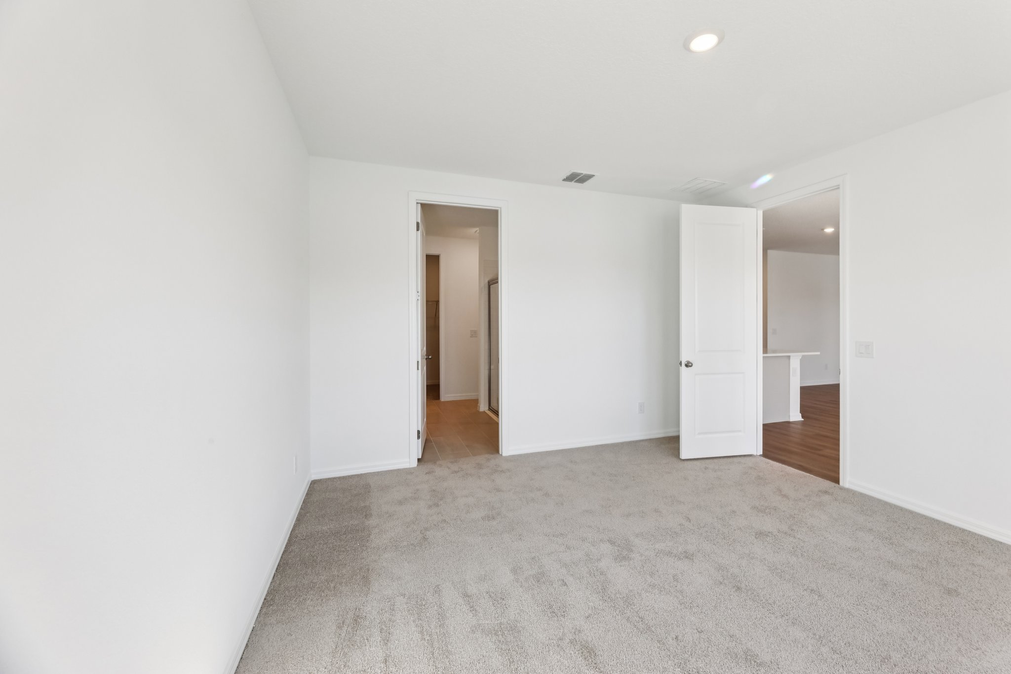 Broadbrook Dr-S0111-022.jpg