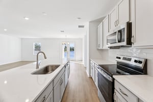 Broadbrook Dr-S0111-016.jpg