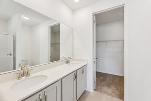 Broadbrook Dr-S0111-023.jpg