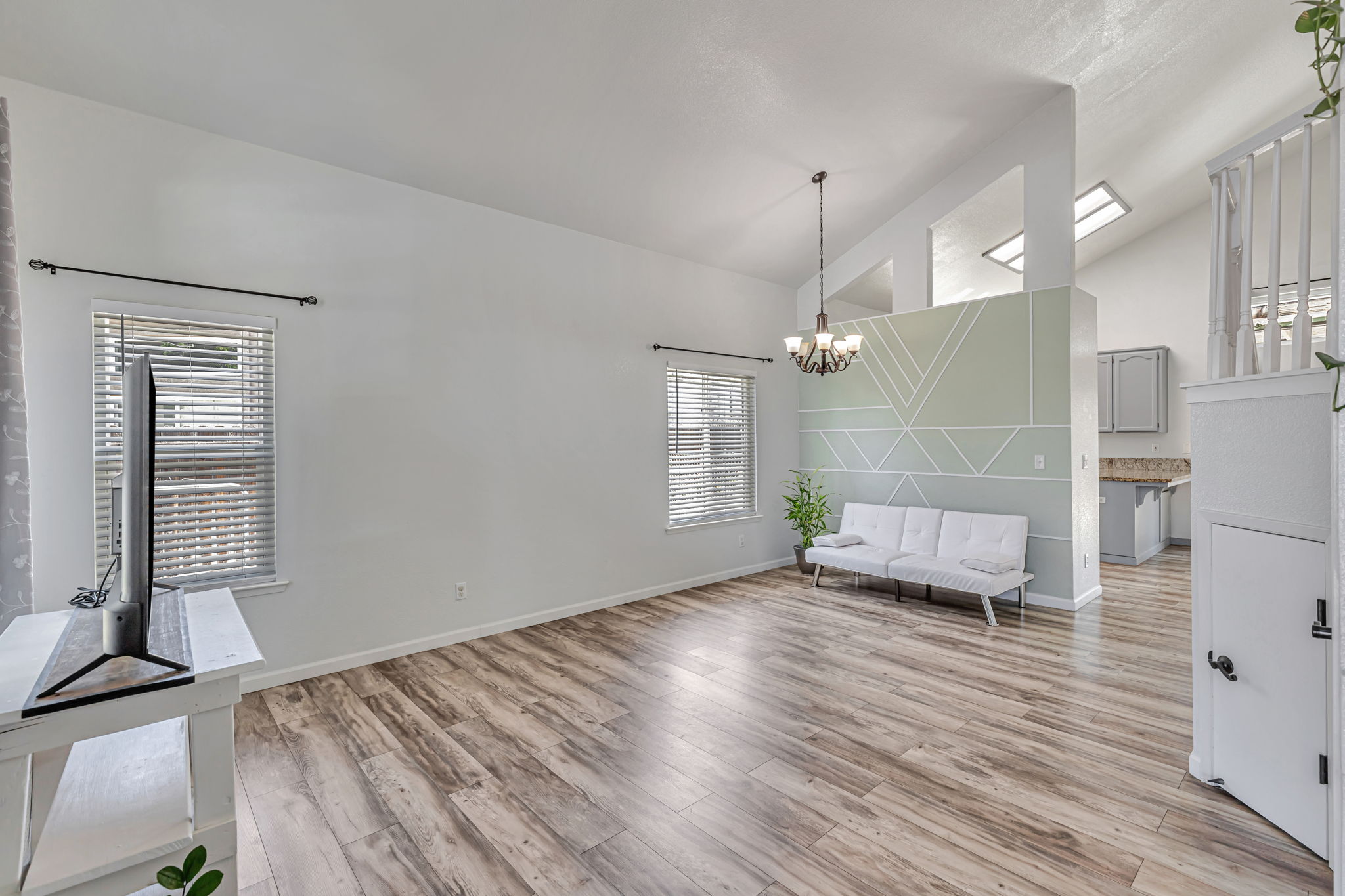 006_2191 Spruce Dr