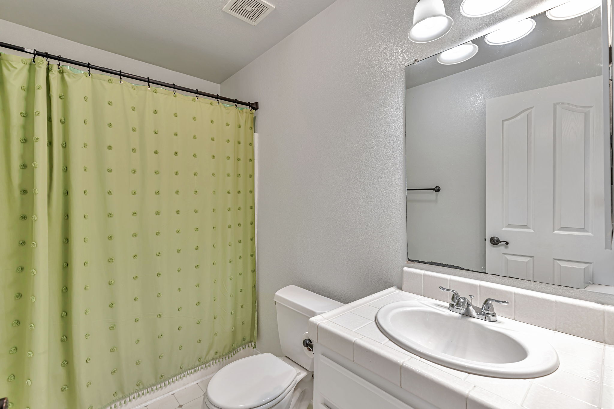 032_2191 Spruce Dr