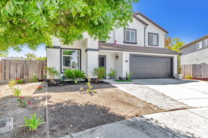 003_2191 Spruce Dr
