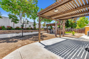 039_2191 Spruce Dr