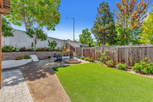 043_2191 Spruce Dr