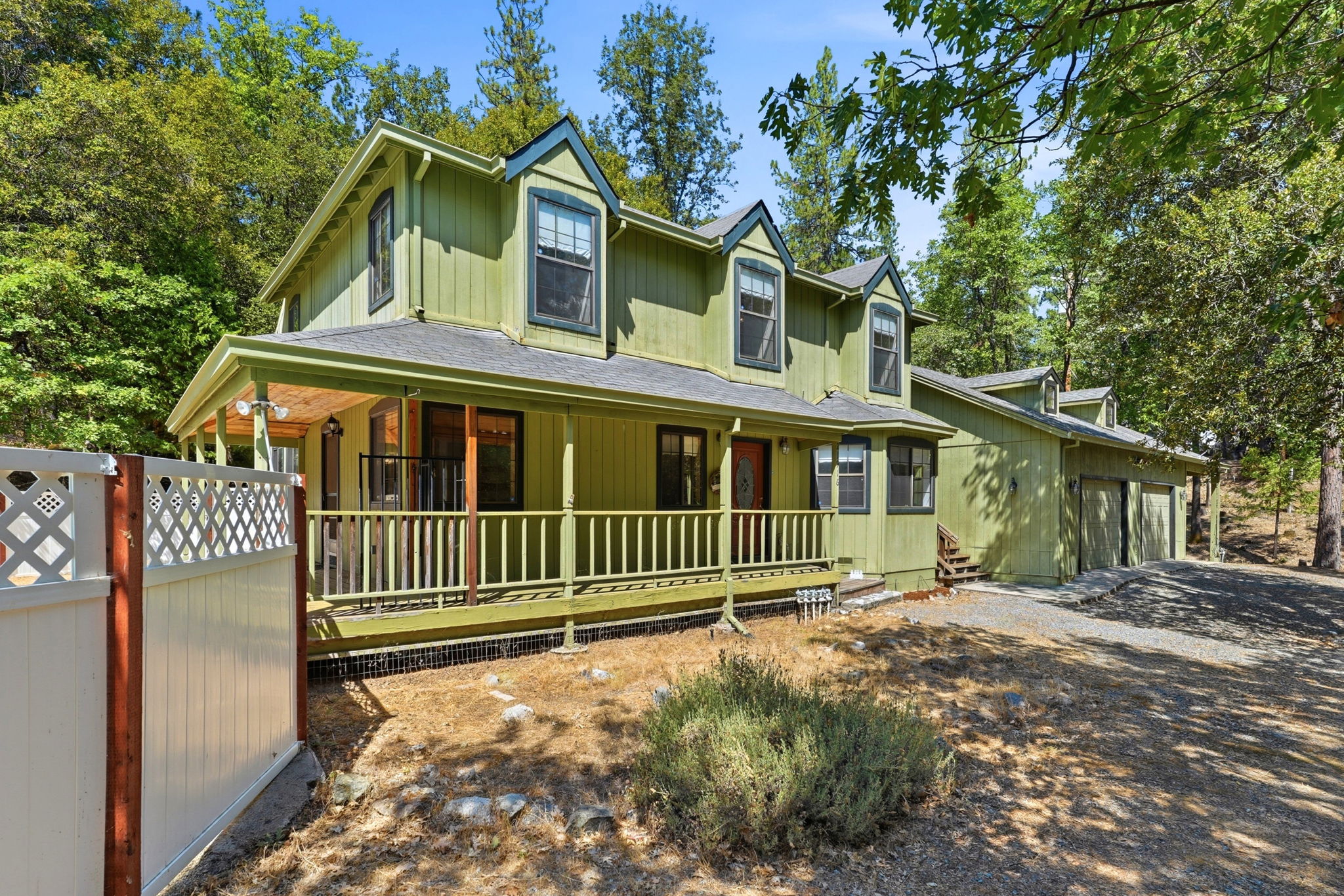 003_F8_21916 Fallview Dr