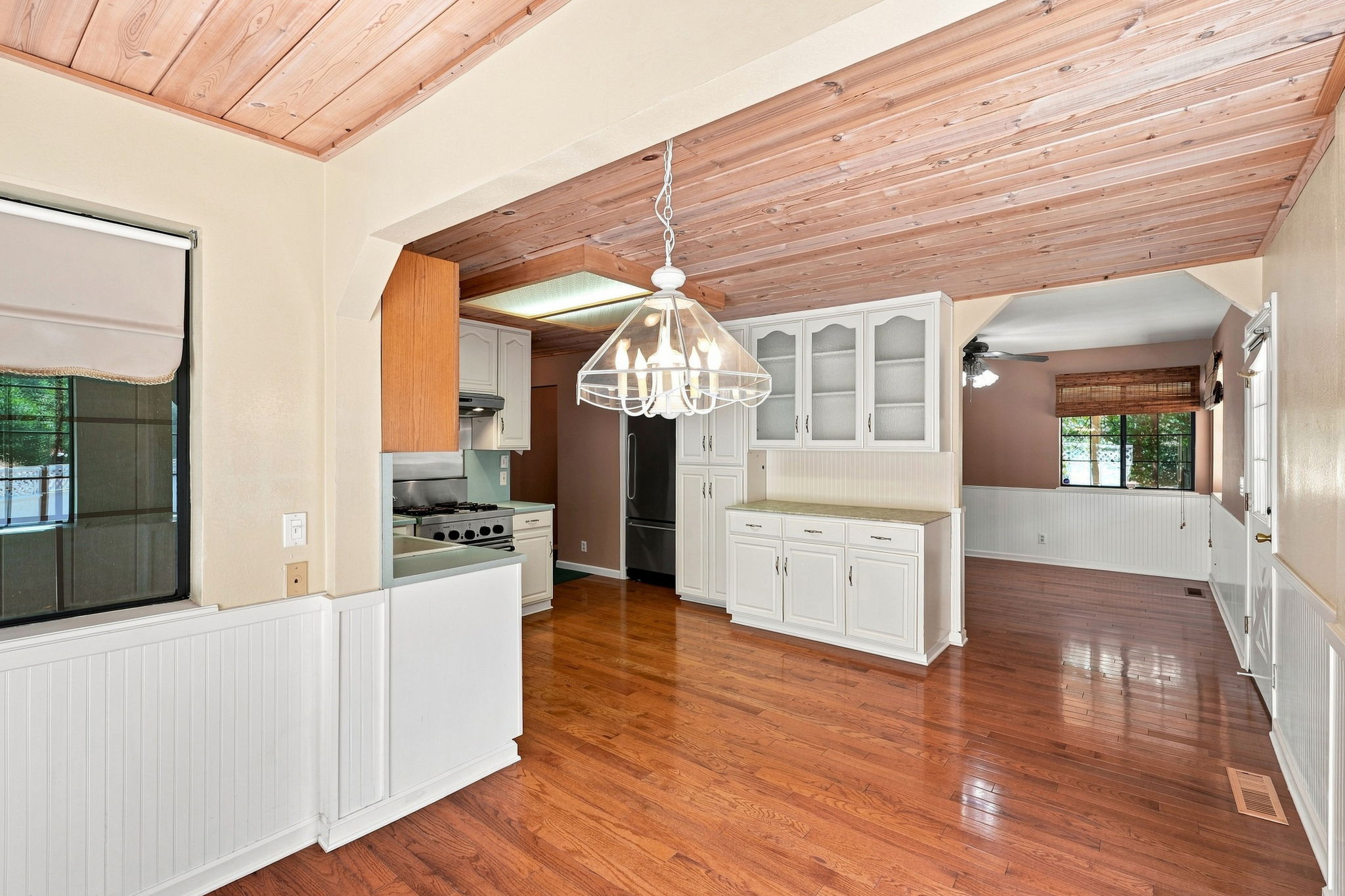 015_F8_21916 Fallview Dr