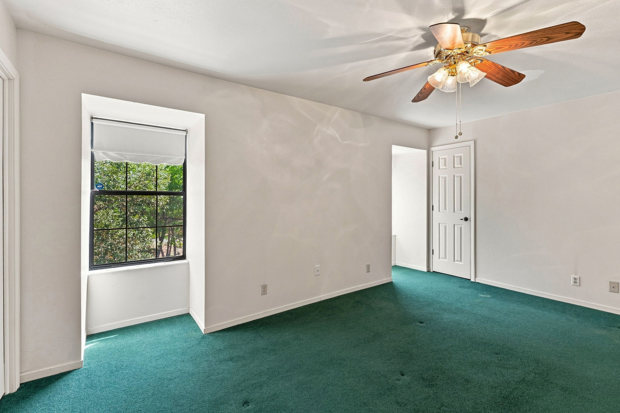 023_F8_21916 Fallview Dr