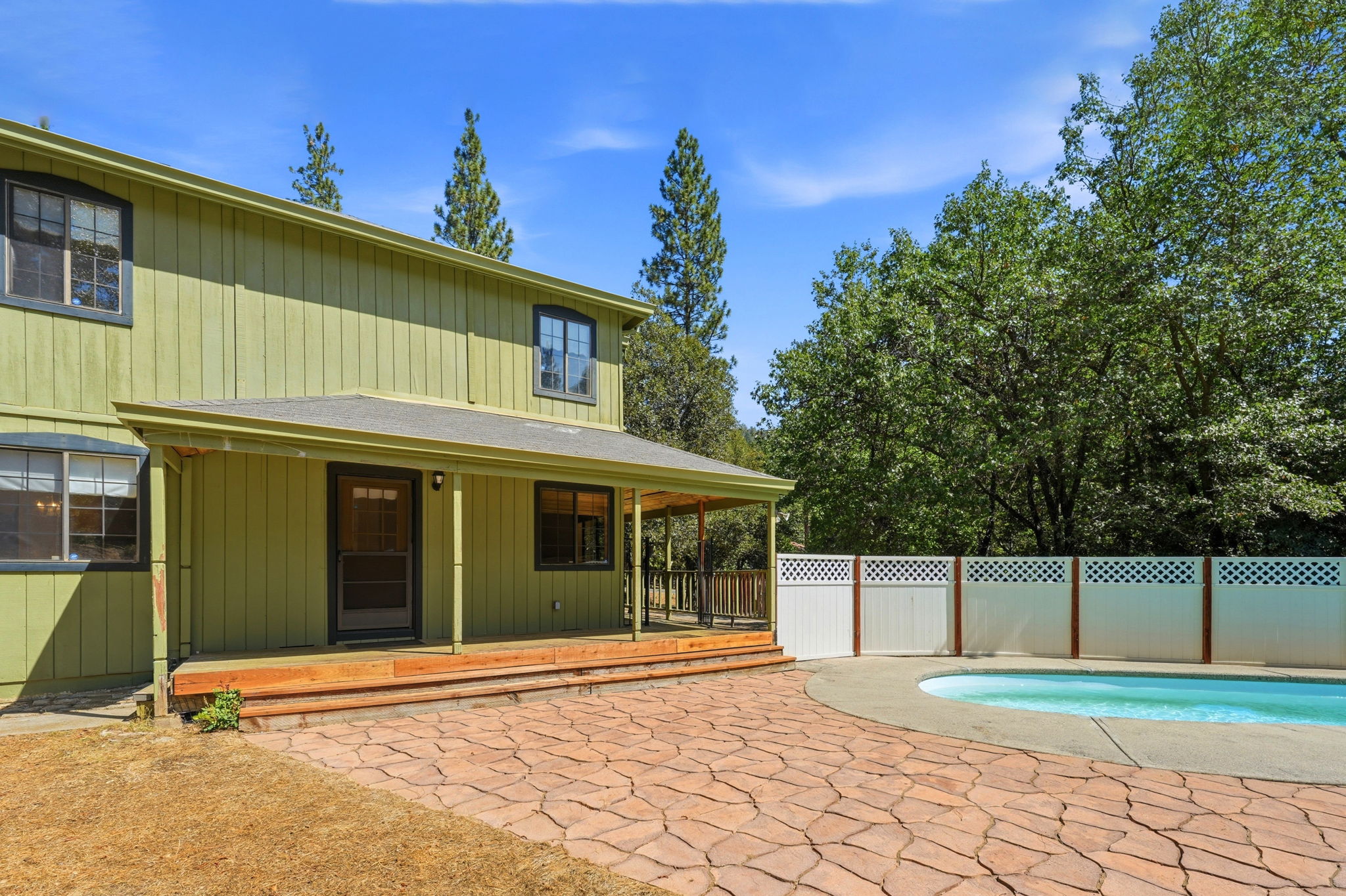 033_F8_21916 Fallview Dr