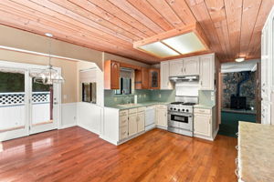 013_F8_21916 Fallview Dr