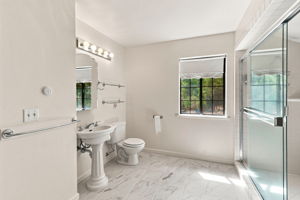 027_F8_21916 Fallview Dr