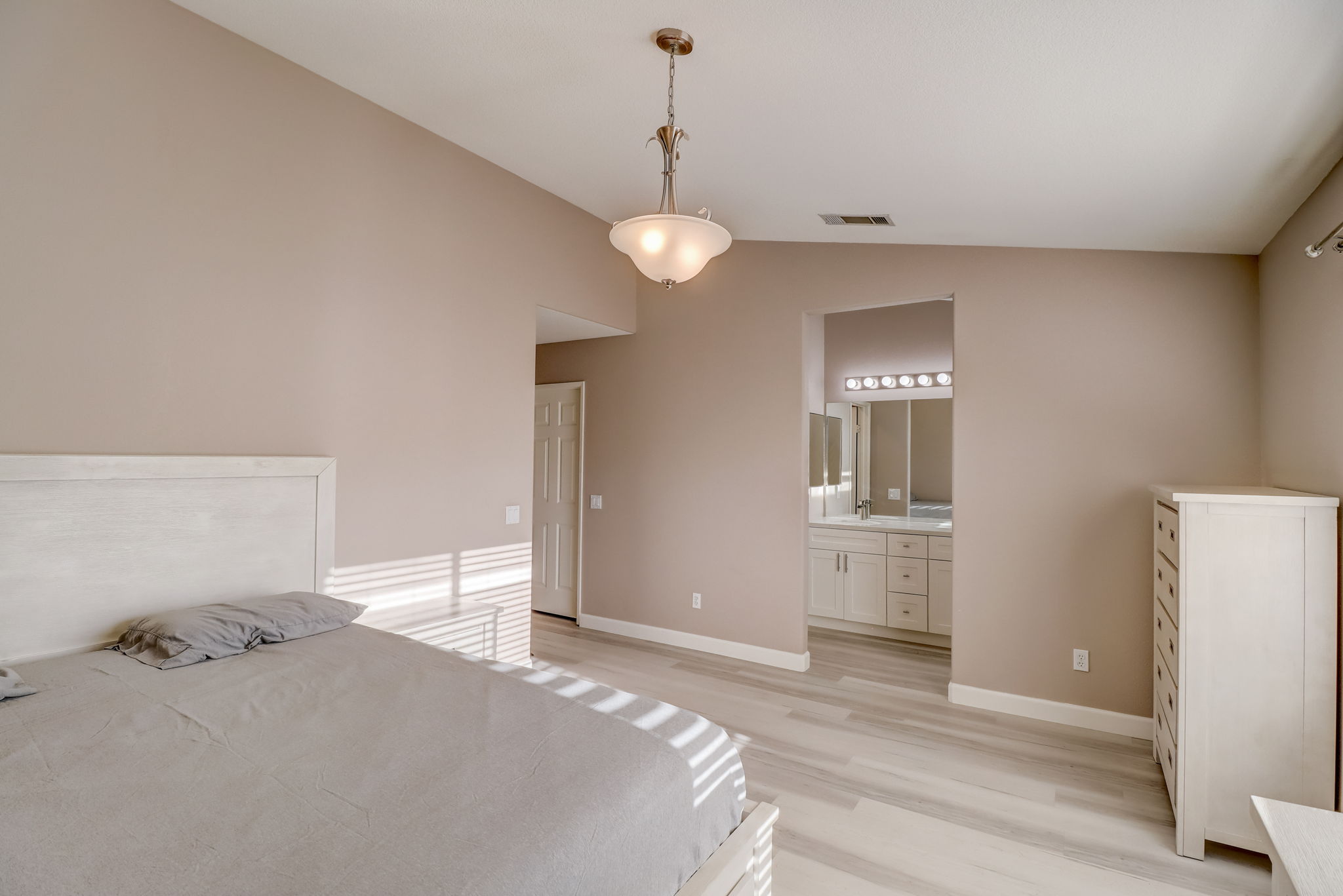 Heliotrope Ln-021