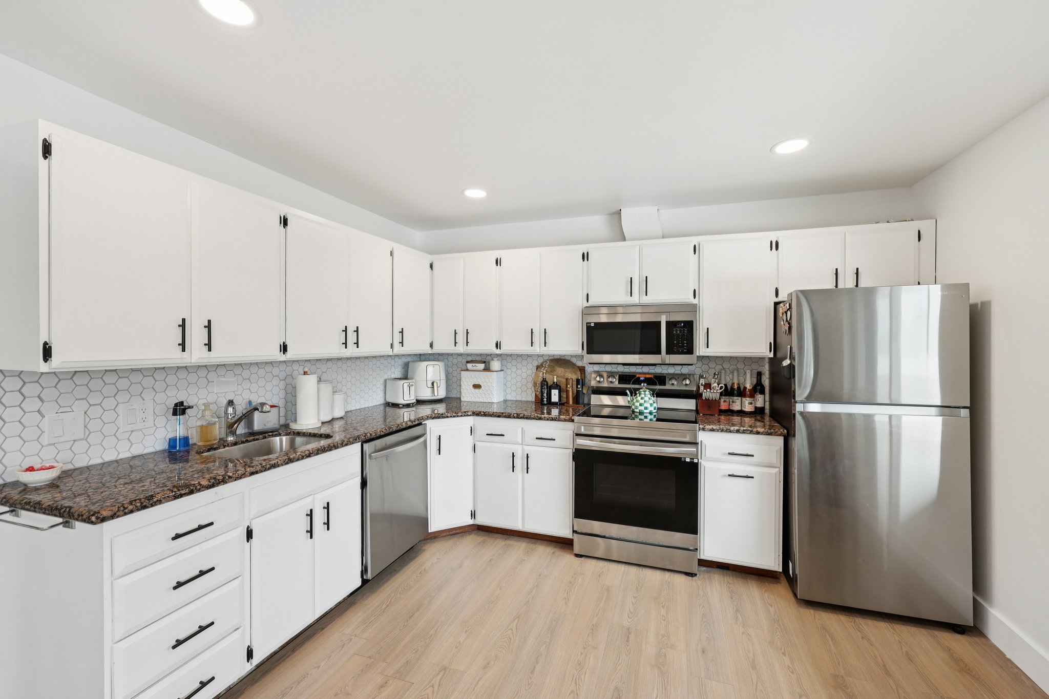 E Carriage Ln-S0703-009.jpg