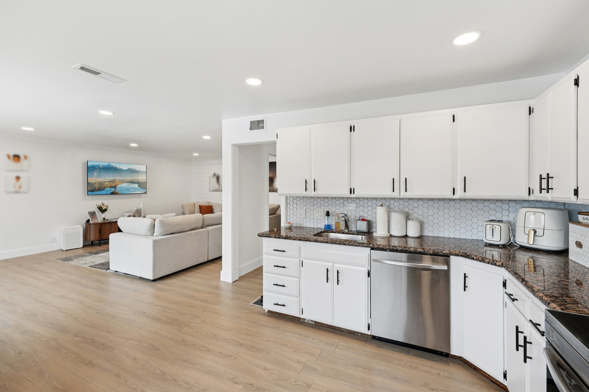 E Carriage Ln-S0703-010.jpg