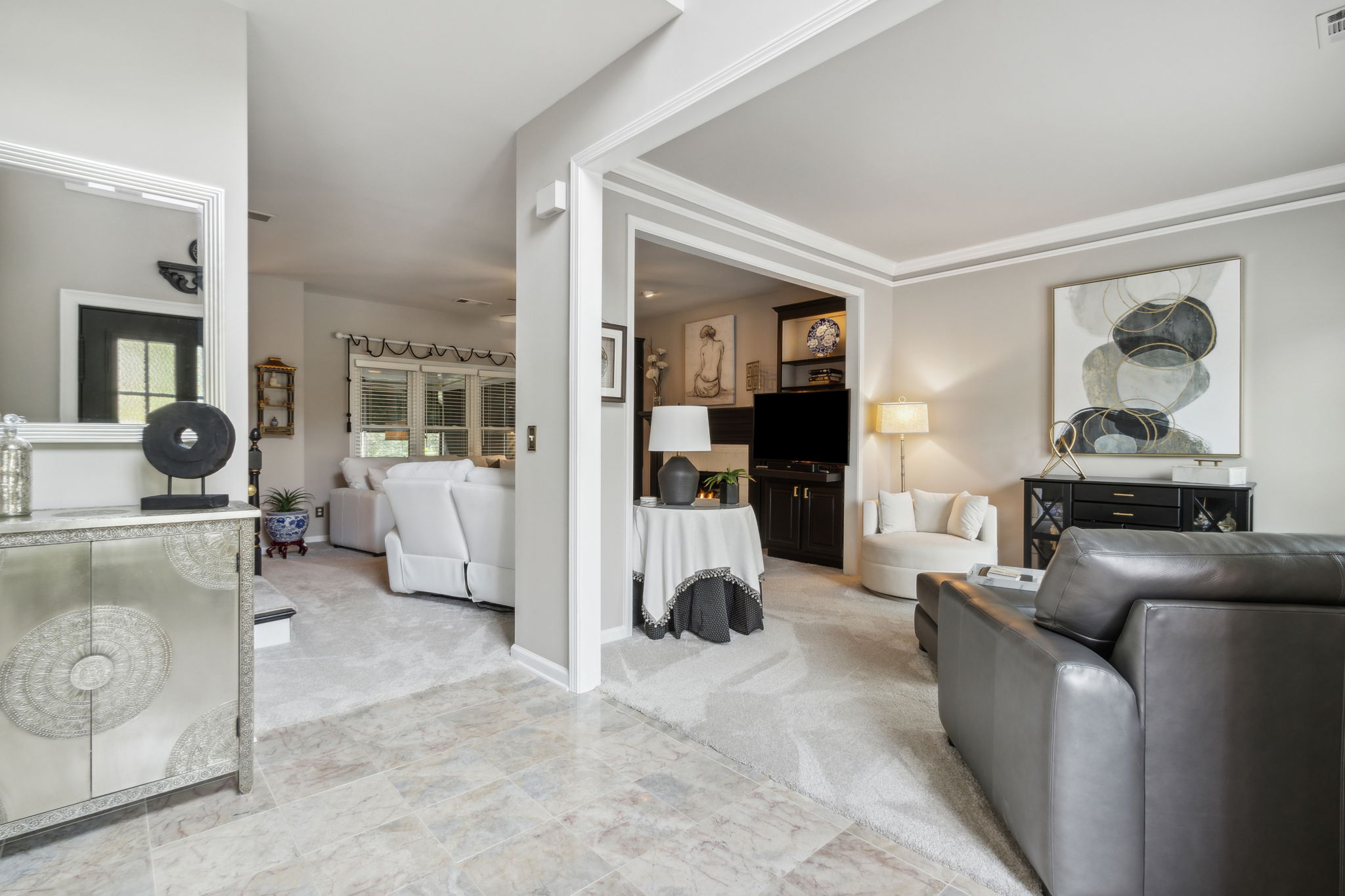 Foyer/Living Room