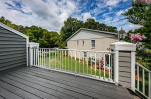 Entry Balcony1