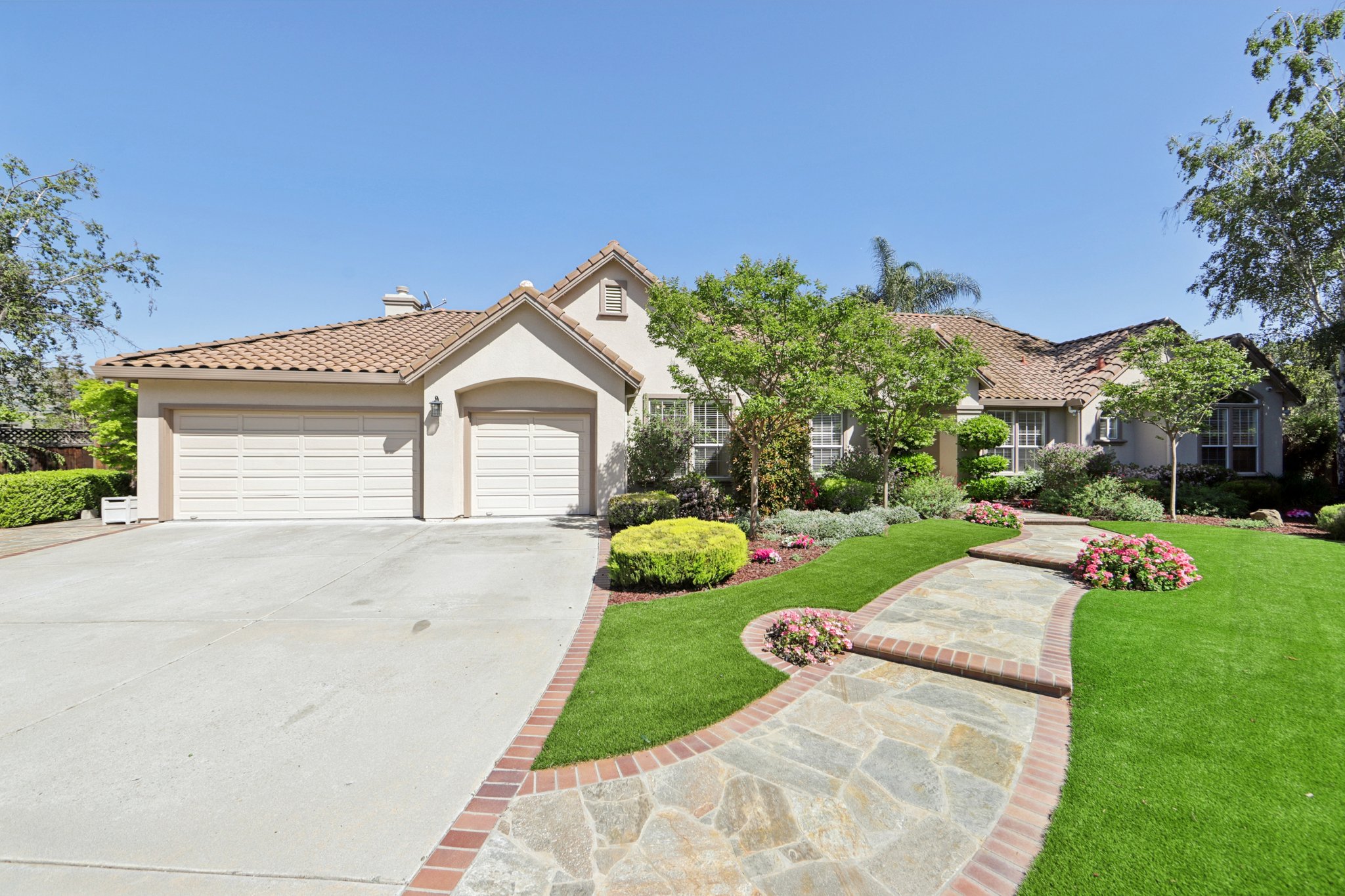 Hillstone Dr-S0304-004.jpg