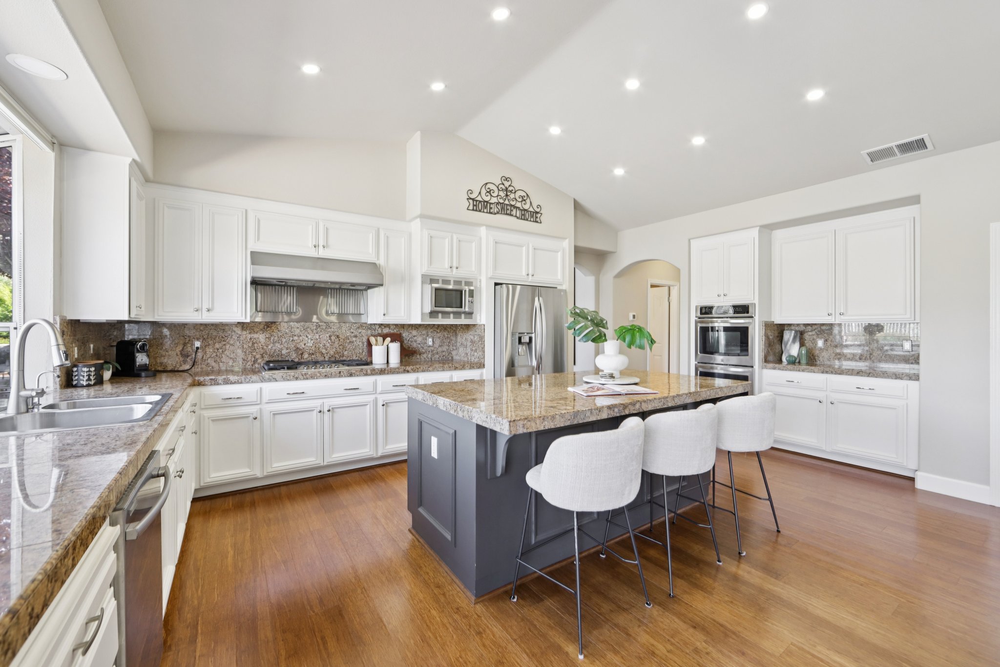 Hillstone Dr-S0304-027.jpg