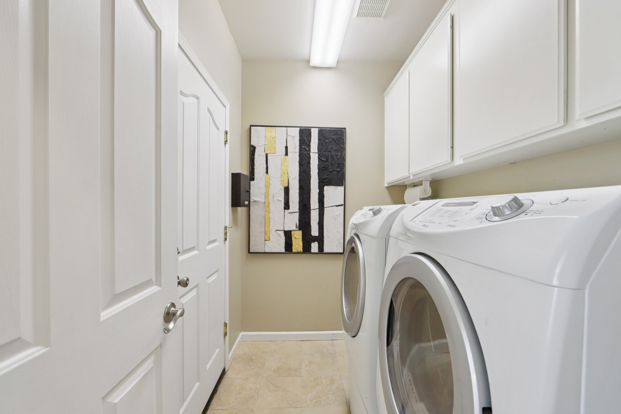 Hillstone Dr-S0304-037.jpg