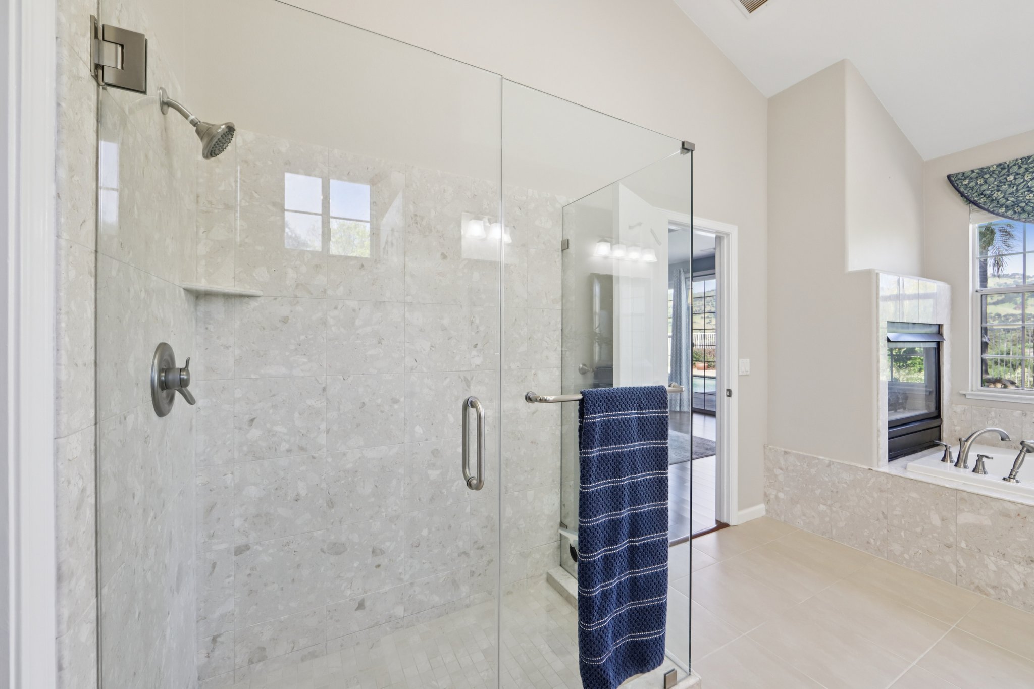 Hillstone Dr-S0304-044.jpg