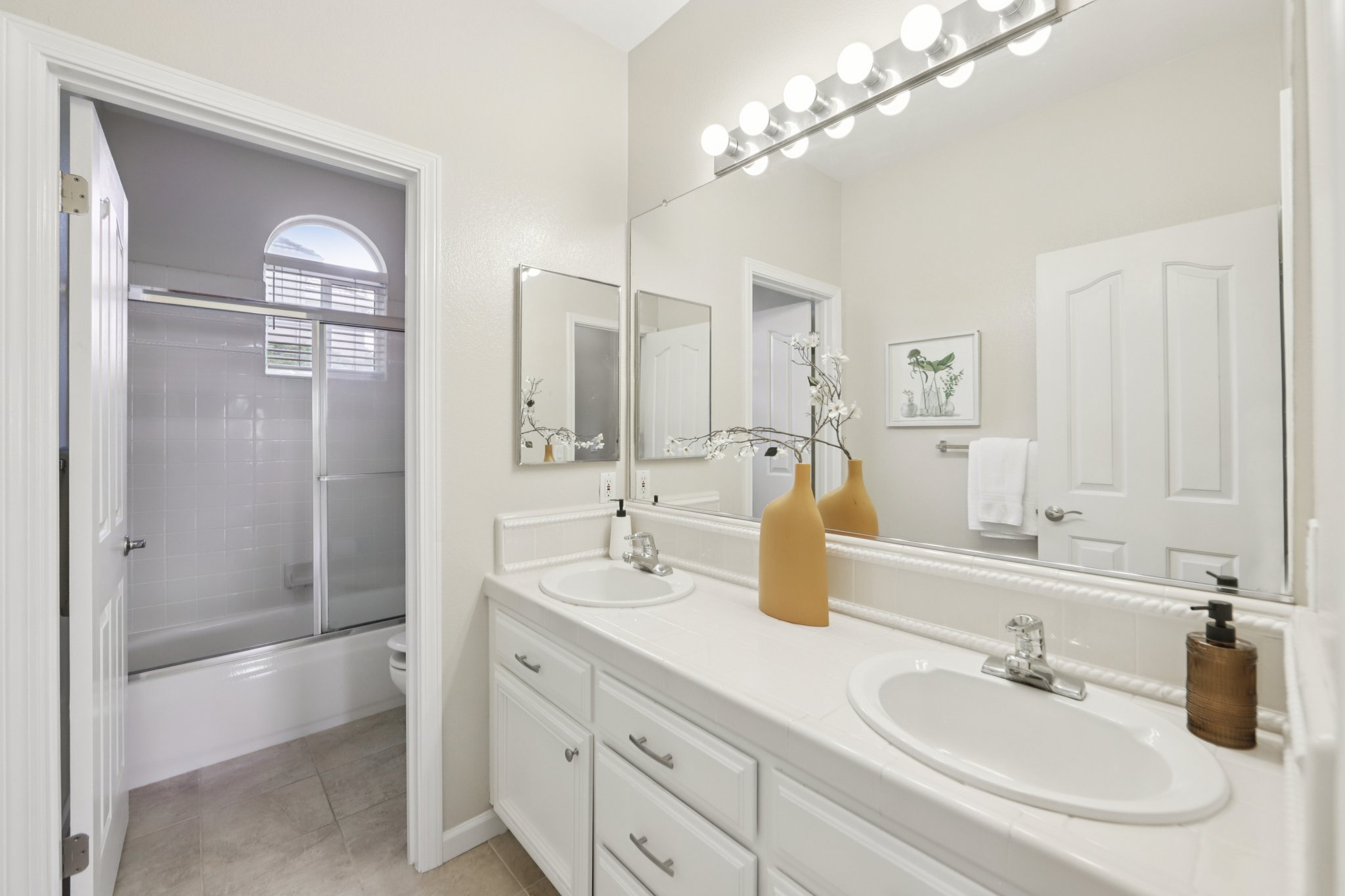 Hillstone Dr-S0304-047.jpg