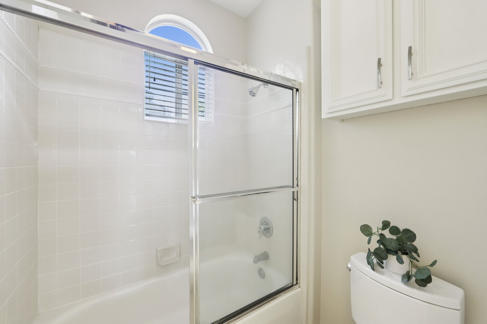 Hillstone Dr-S0304-048.jpg