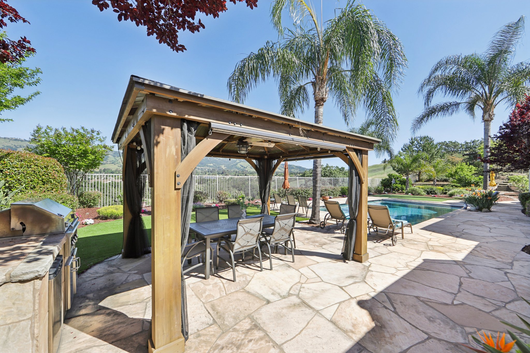 Hillstone Dr-S0304-050.jpg