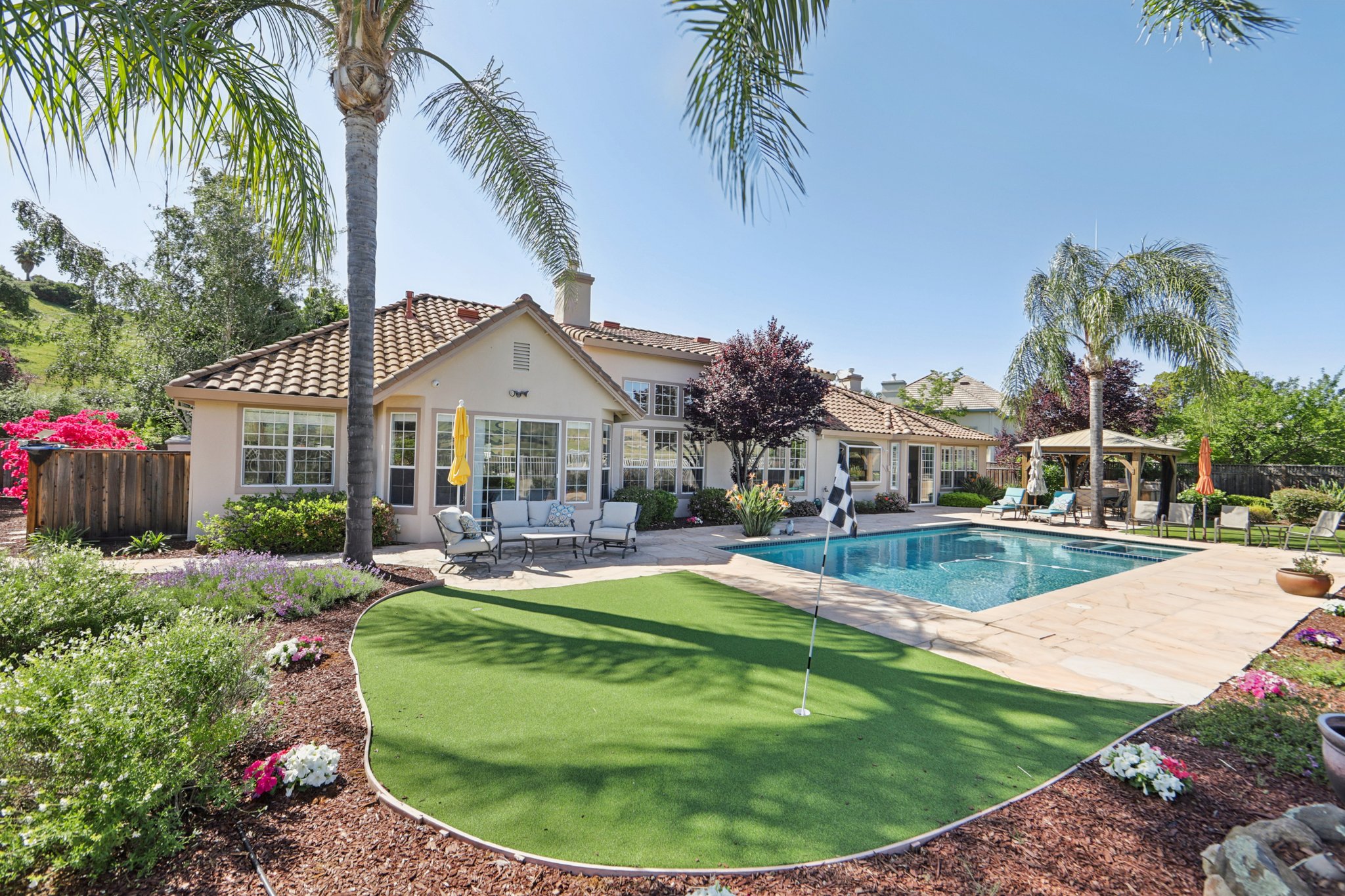 Hillstone Dr-S0304-054.jpg