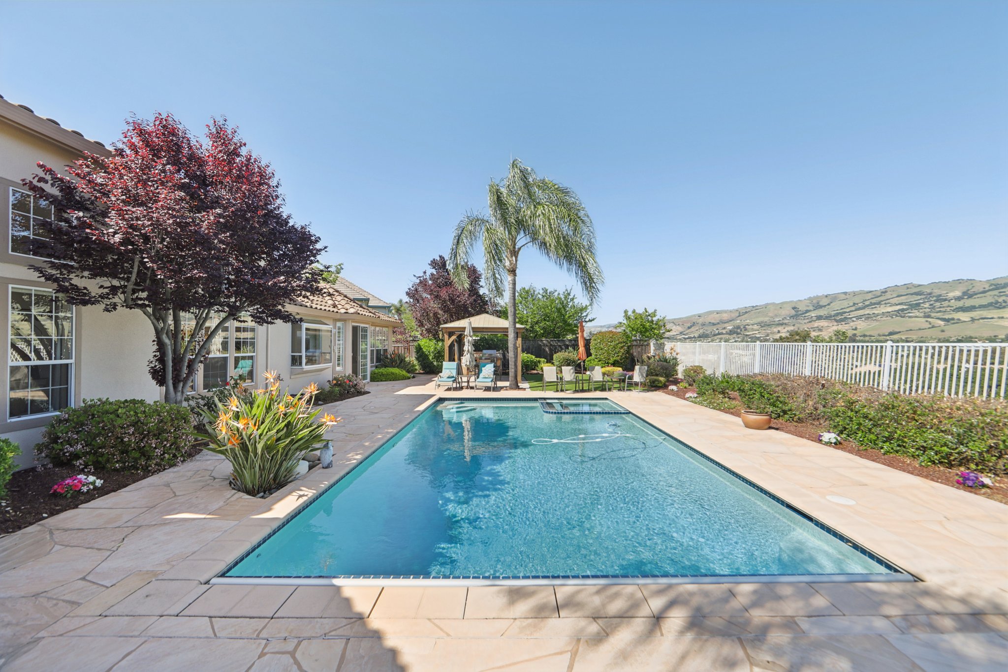 Hillstone Dr-S0304-055.jpg