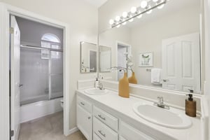 Hillstone Dr-S0304-047.jpg