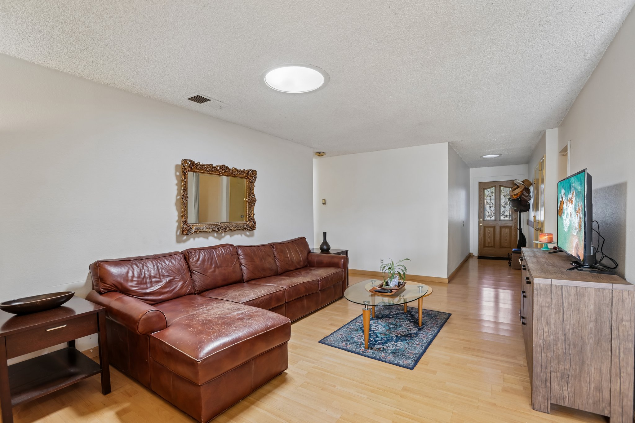 2199 Avenida de las Flores-S1409-006.jpg