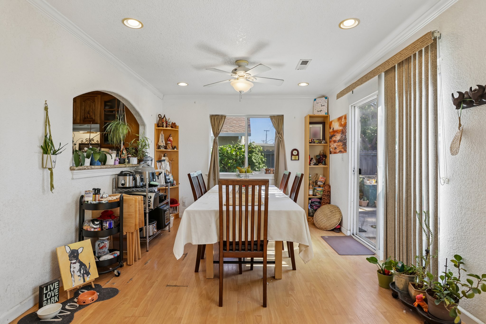 2199 Avenida de las Flores-S1409-011.jpg