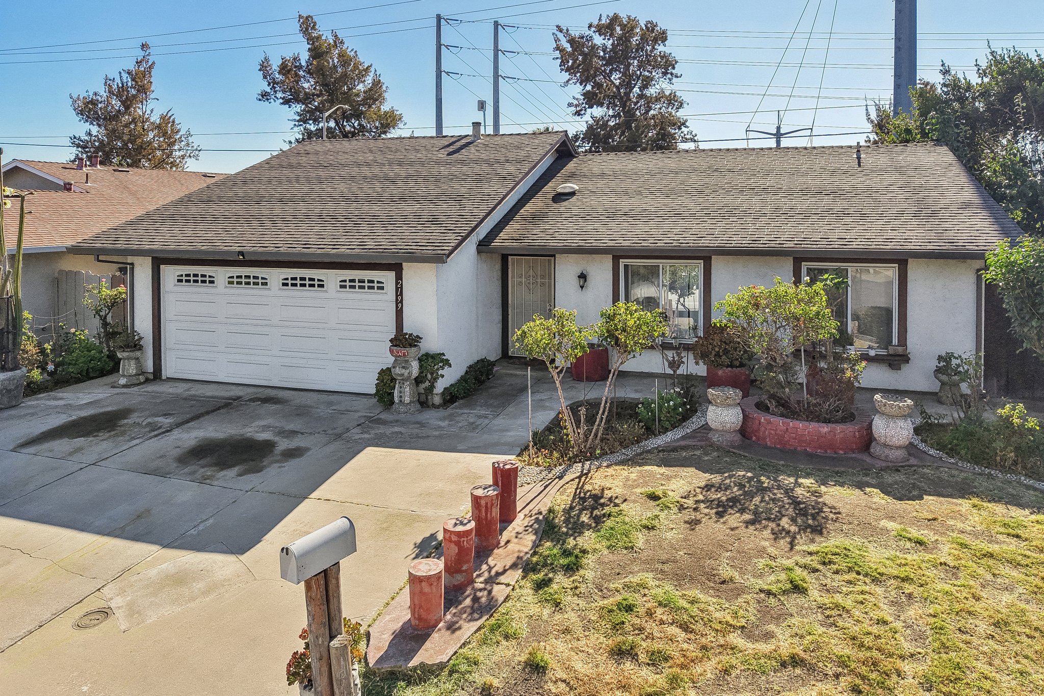 2199 Avenida de las Flores-S1409-047.jpg