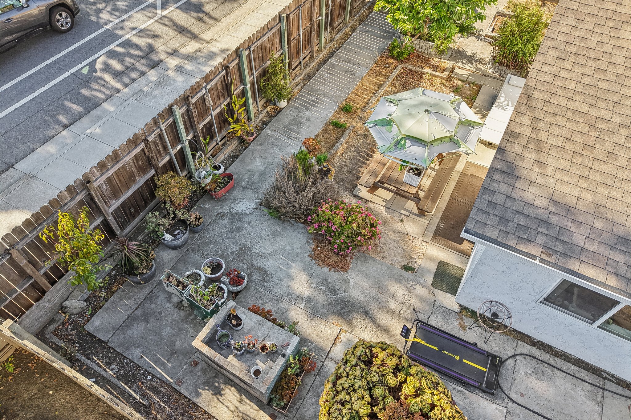 2199 Avenida de las Flores-S1409-054.jpg