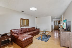 2199 Avenida de las Flores-S1409-006.jpg