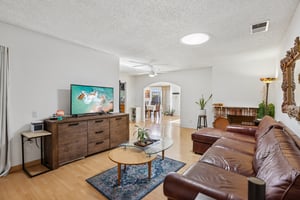 2199 Avenida de las Flores-S1409-009.jpg